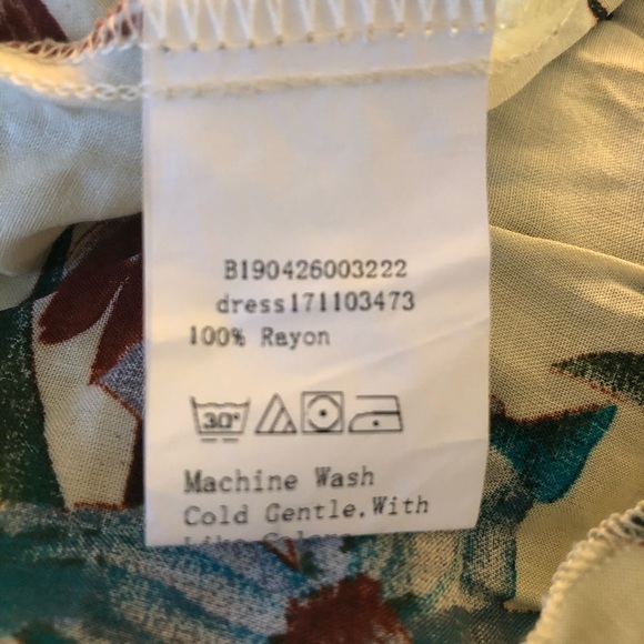 ❌SOLD❌ Split ButtonUp Front Floral Dress - Picture 13 of 16